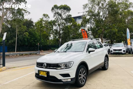 White 2017 Volkswagen Tiguan SUV 132 TSI COMFORTLINE 5NA