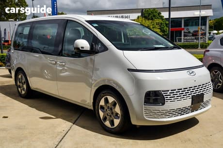White 2025 Hyundai Staria Wagon