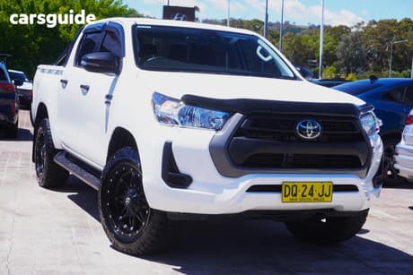 White 2023 Toyota Hilux Cab Chassis Sr (4X4)