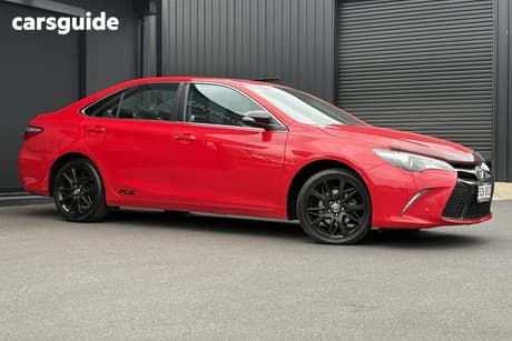 Red 2017 Toyota Camry Sedan Altise