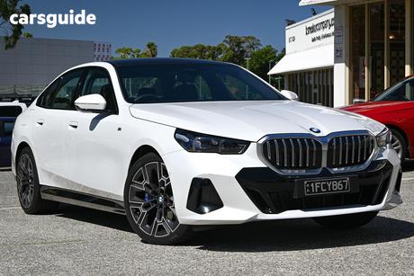 White 2024 BMW 540D Sedan Xdrive