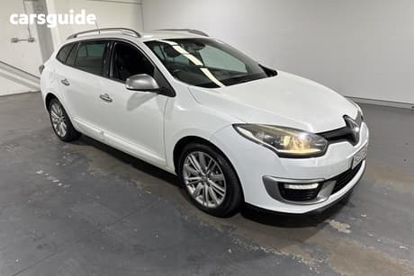White 2015 Renault Megane Wagon Gt-Line
