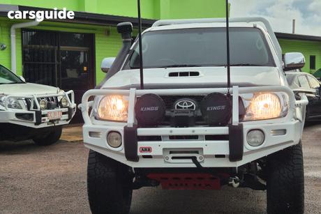 White 2010 Toyota Hilux Dual Cab Chassis Sr (4X4)