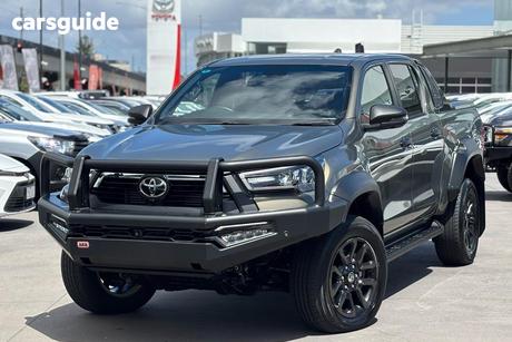 Bronze 2024 Toyota Hilux Double Cab Pick Up Rogue 48V (4X4)