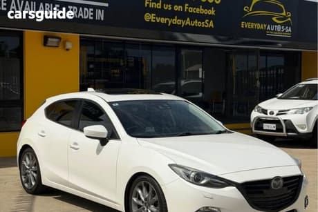 White 2014 Mazda 3 Hatchback Xd Astina