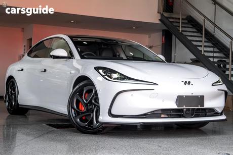 White 2025 MG Im5 Sedan Platinum