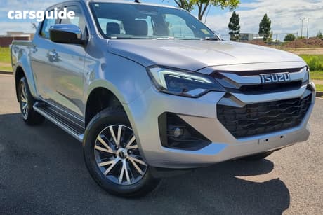 Silver 2025 Isuzu D-MAX Crew Cab Utility Ls-U (4X4)