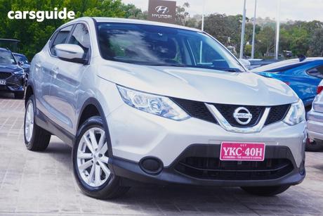 Silver 2015 Nissan Qashqai Wagon St (4X2)