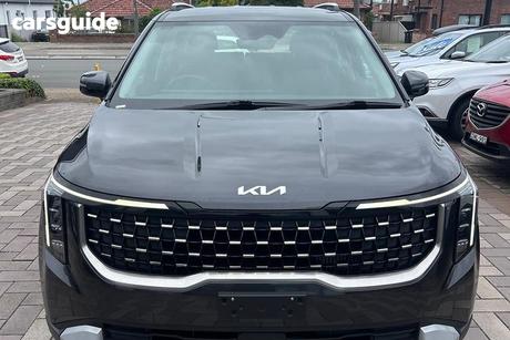 Grey 2024 Kia Carnival Wagon S