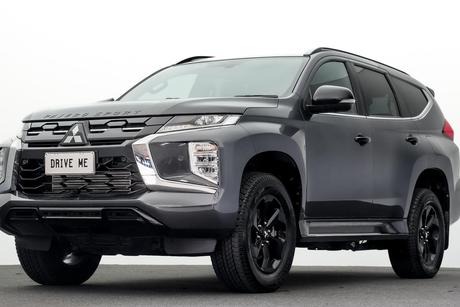 Black 2024 Mitsubishi Pajero Sport Wagon Gsr (4Wd) 7 Seat