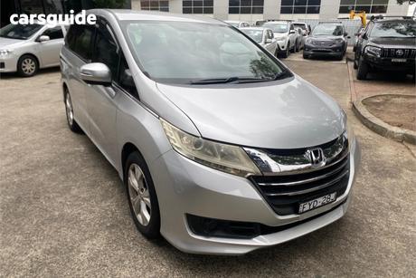 Silver 2014 Honda Odyssey Wagon Vti