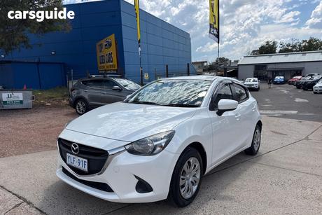 White 2016 Mazda 2 Hatchback Neo