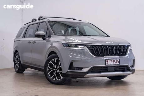 Silver 2023 Kia Carnival Wagon Si