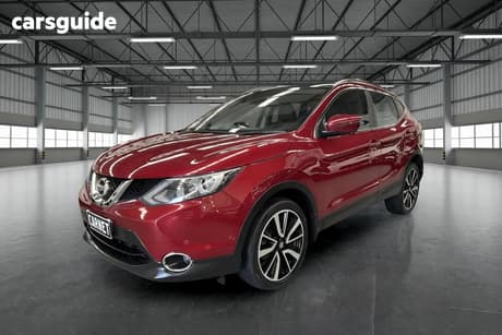 Red 2015 Nissan Qashqai Wagon Ti (4X2)