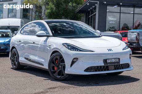 White 2025 MG Im6 Wagon Pereformance