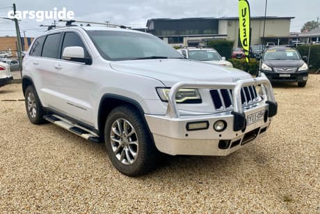 White 2014 Jeep Grand Cherokee Wagon Laredo (4X4)