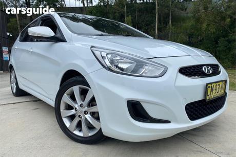 White 2019 Hyundai Accent Hatchback Sport