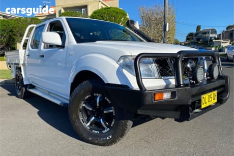 White 2013 Nissan Navara Dual Cab Pick-up Rx (4X4)
