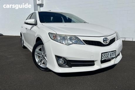 White 2013 Toyota Camry Sedan Atara S