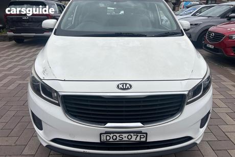 White 2015 Kia Carnival Wagon S