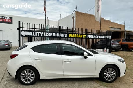 White 2015 Mazda 3 Hatchback Neo