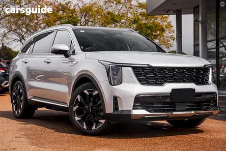 Silver 2025 Hyundai Staria Wagon