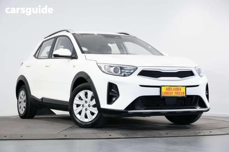 White 2022 Kia Stonic Wagon S