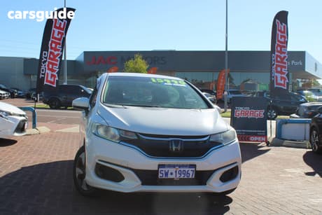 White 2017 Honda Fit Hatch (HYBRID) F GP5
