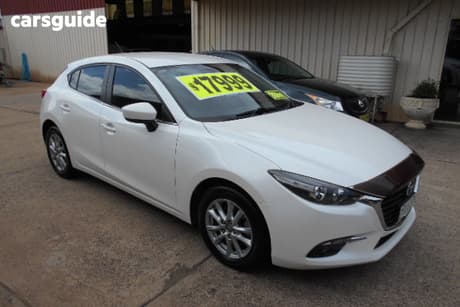 White 2018 Mazda 3 Hatchback Maxx Sport