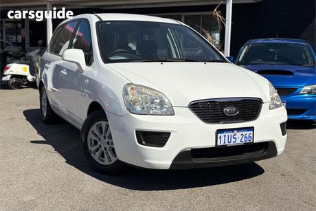 White 2012 Kia Rondo Wagon Si