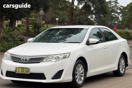 White 2014 Toyota Camry Sedan Altise