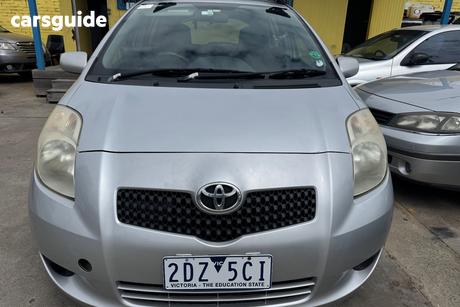 Silver 2006 Toyota Yaris Hatchback Yrx