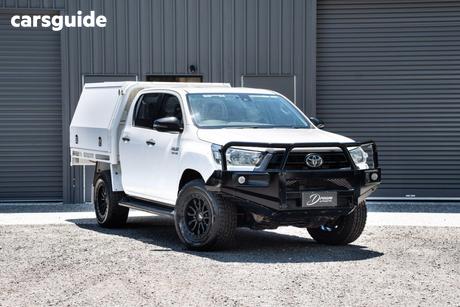 White 2022 Toyota Hilux Double Cab Chassis Sr (4X4)