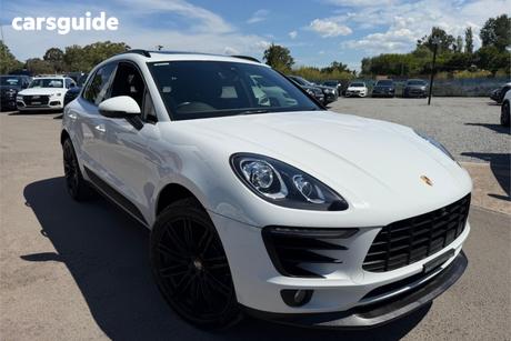 White 2018 Porsche Macan Wagon S