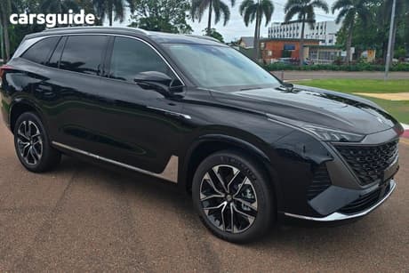 Black 2025 MG Qs Wagon Essence