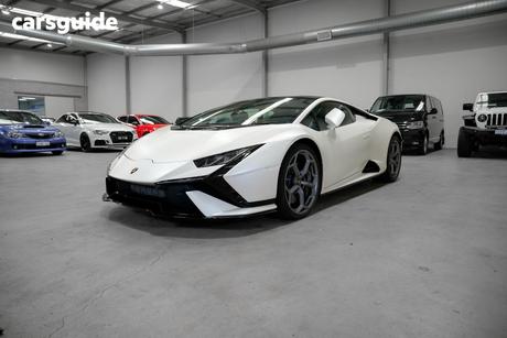 White 2024 Lamborghini Huracan Coupe Evo Rwd