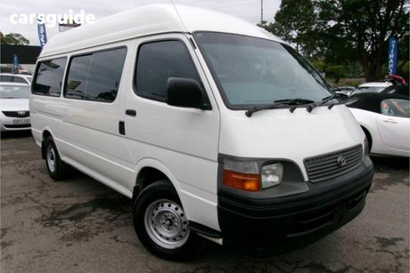 White 2004 Toyota HiAce Bus Commuter