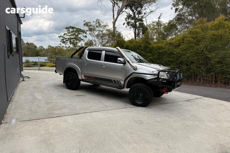Silver 2010 Toyota Hilux Dual Cab Pick-up Sr5 (4X4)