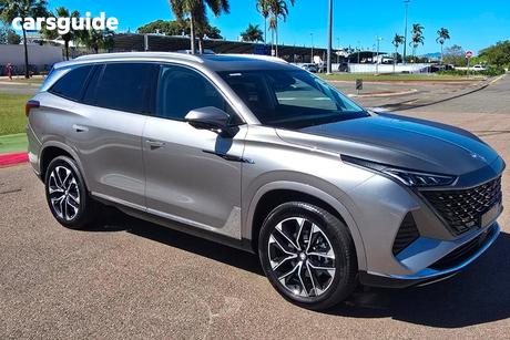 Silver 2025 MG Qs Wagon Essence