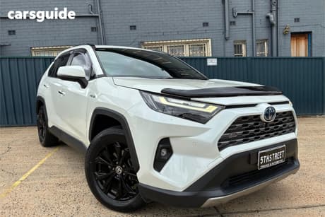 White 2022 Toyota RAV4 Wagon Cruiser (Awd) Hybrid