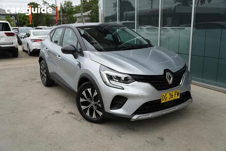 Silver 2022 Renault Captur Wagon Zen