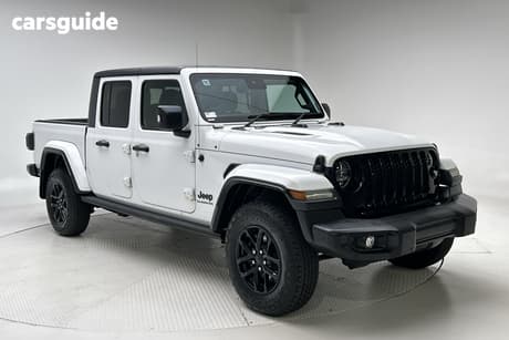 White 2022 Jeep Gladiator Dual Cab Utility Night Eagle (4X4)