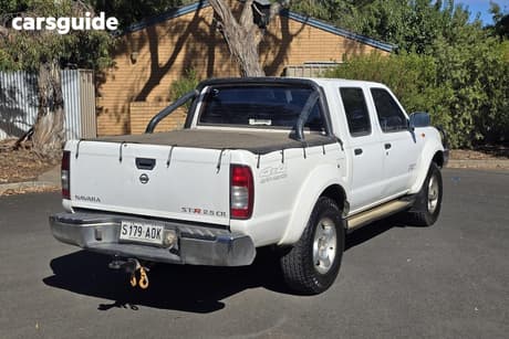 2002 Nissan Navara Dual Cab Pick-up St-R (4X4)