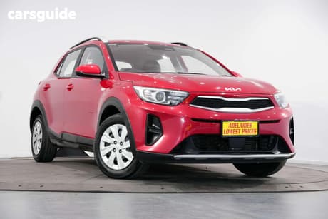 Red 2022 Kia Stonic Wagon S