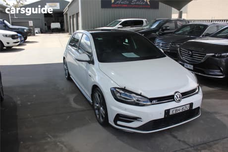 White 2019 Volkswagen Golf Hatchback 110 Tsi Highline