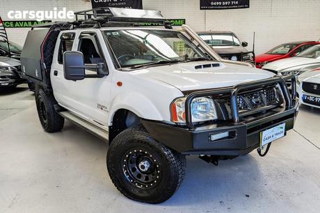 White 2013 Nissan Navara Dual Cab Pick-up St-R (4X4)