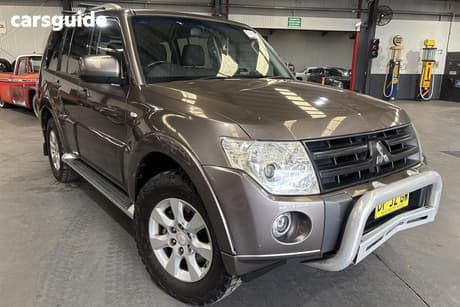 Brown 2009 Mitsubishi Pajero Wagon Rx (4X4)