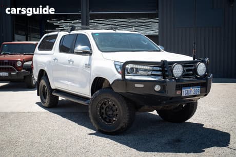 White 2016 Toyota Hilux Dual Cab Utility Sr5 (4X4)