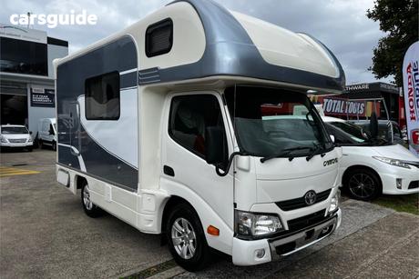 White 2018 Toyota CAMROD OtherCar