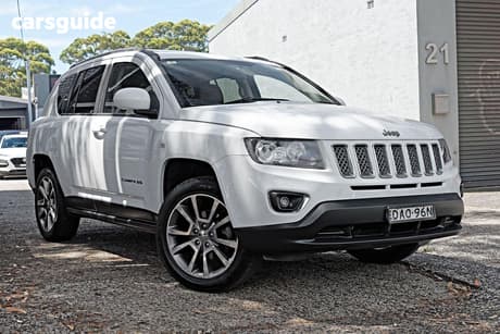 White 2015 Jeep Compass Wagon Limited (4X4)